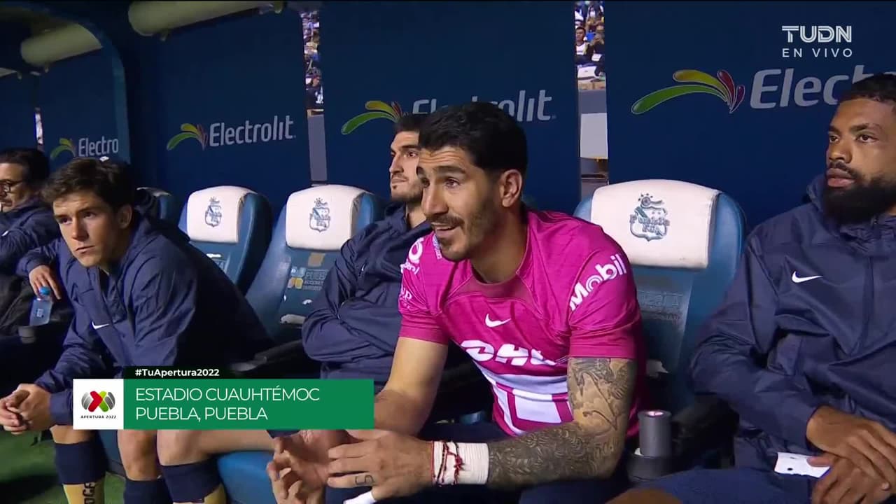 Arranca el partido y la pelota está en juego.