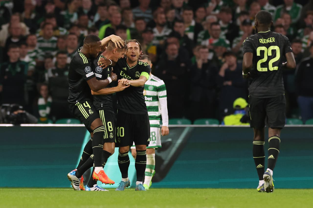 El Real madrid goleó 0-3 al Celtic en Escocia.