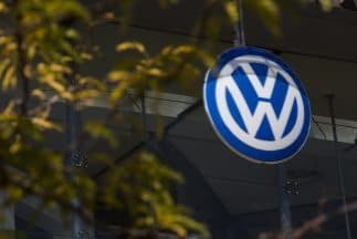 Volkswagen anunció que no puede haber tolerancia hacia este tipo de contenidos. 
<b>"El discurso de odio, los comentarios discriminatorios y las publicaciones que contienen información falsa peligrosa no deben publicarse sin comentarios y deben tener consecuencias"</b>, estableció.