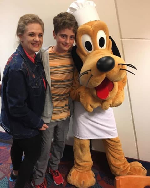 Nicolás es producto de la fugaz relación que 
<b><a href="http://www.univision.com/temas/erika-buenfil">Erika</a></b> sostuvo con el arquitecto Ernesto Zedillo Jr., hijo del expresidente de México.