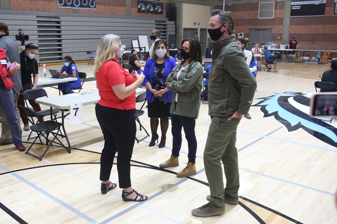 La senadora estatal Melissa Hurtado, demócrata de Sanger, se unió a Harris y Newsom en Clovis North.
<br>