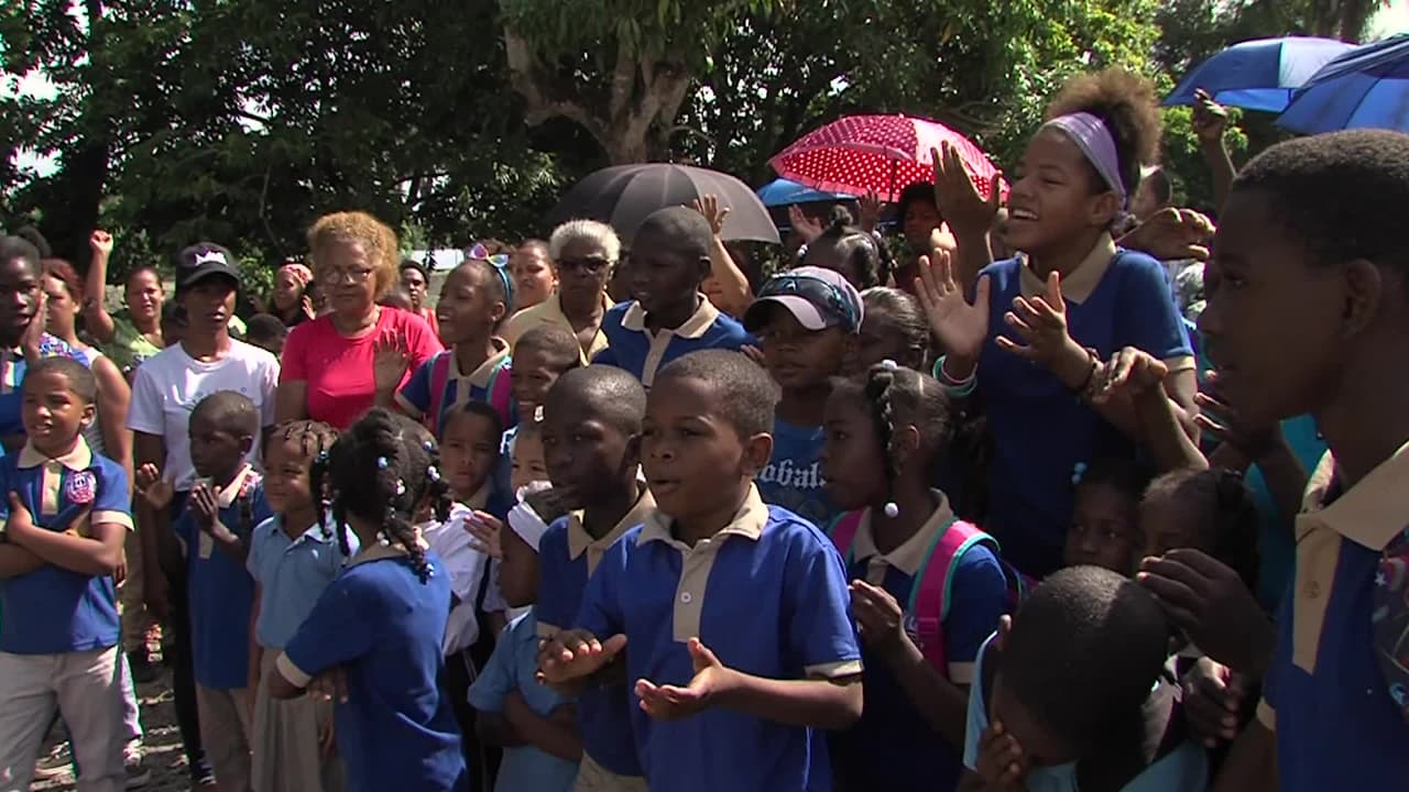 Inauguran escuela sin maestros en República Dominicana, más de mil alumnos inscritos sin poder comenzar las clases