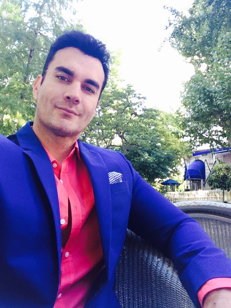 Hoy en día 
<b><a href="http://www.univision.com/temas/david-zepeda">David Zepeda</a></b> luce sin barba y con un aspecto mucho más fresco y juvenil, dejando atrás a su personaje de '
<b><a href="http://www.univision.com/novelas/la-doble-vida-de-estela-carrillo">La doble vida de Estela Carrillo</a></b>'.