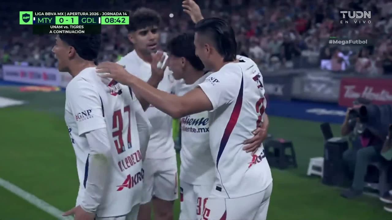 ¡Gol de las Chivas! Tremendo error del Toro Guzmán que no desaprovecha el 'Piojo' Alvarado