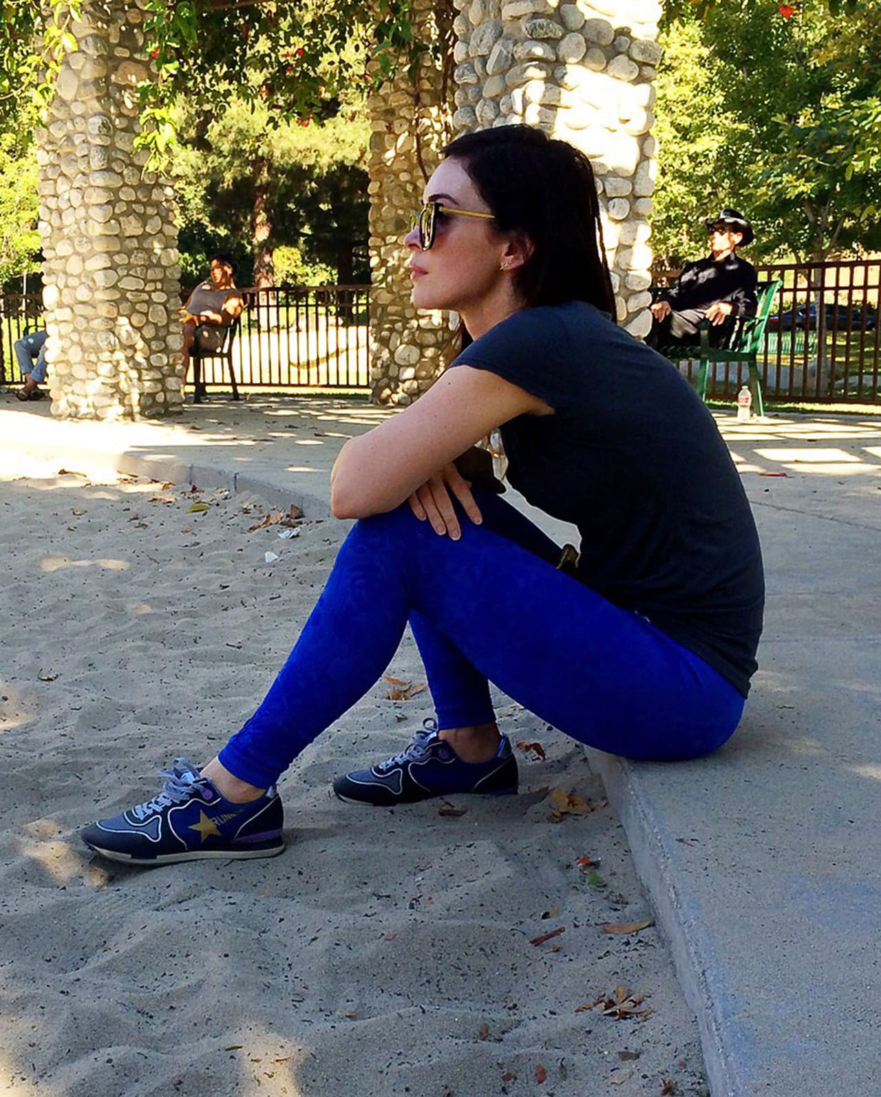 La actriz llevó a su pequeño de dos años a jugar a un parque en Beverly Hills.