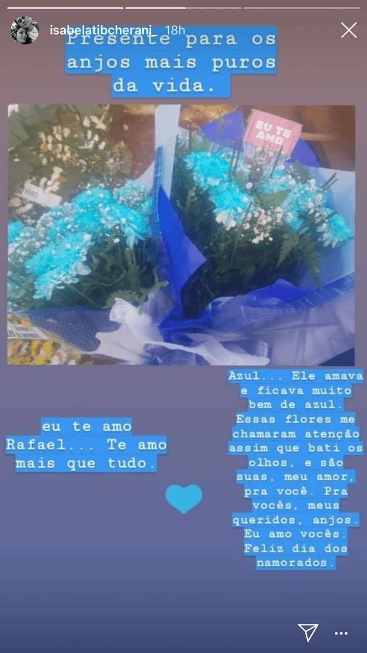 También publicó esta imagen de algunos arreglos florales junto con el mensaje: "Un regalo para los ángeles más puros de mi vida. Yo te amo Rafael, te amo más que a todo. Azul, él amaba mucho y le quedaba muy bien el azul. Estas flores me llamaron la atención, me tallo los ojos y te veo a ti mi amor. Para ti, para ustedes mis queridos ángeles. Feliz Día de los Enamorados", escribió.