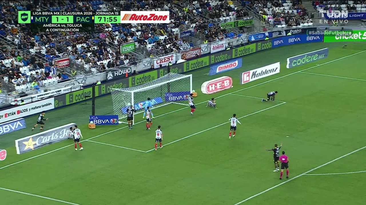 ¡GOL!  anota para Pachuca. Alán Bautista