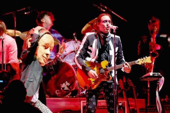 Escenarios llenos de tecnología, color y tramoyas, las estrellas de la música más coloridas y un clima envidiable hacen del Festival del Valle de Indio un experiencia que vale la pena repetir. ¿Vienes al segundo fin de semana de Coachella? ¿Quieres ver más fotos ?: