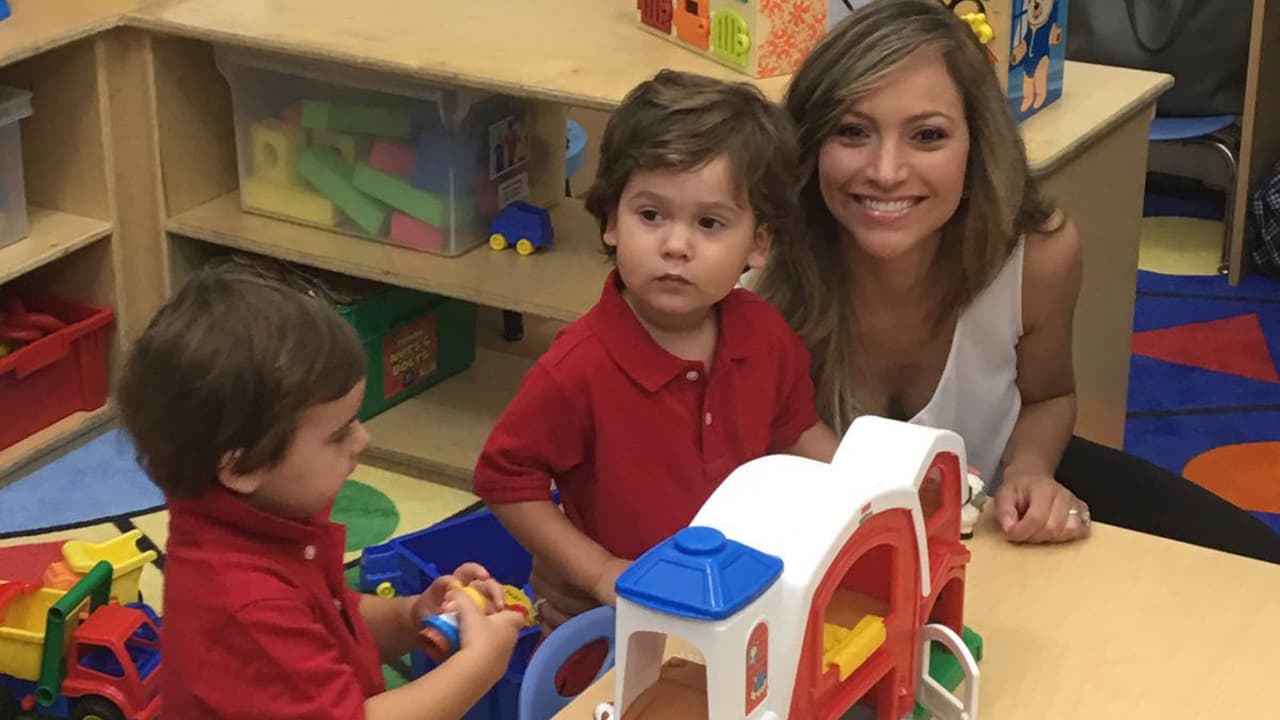 Bruce ha aprendido tanto, este pequeñito ha llenado su vida de puras sonrisas.