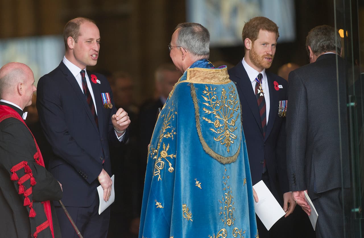 Este jueves, no resultó en una gran sorpresa la petición que le hizo el príncipe Harry a su hermano, así como se espera que no sea una sorpresa el nombre del bebé de los duques de Cambridge.