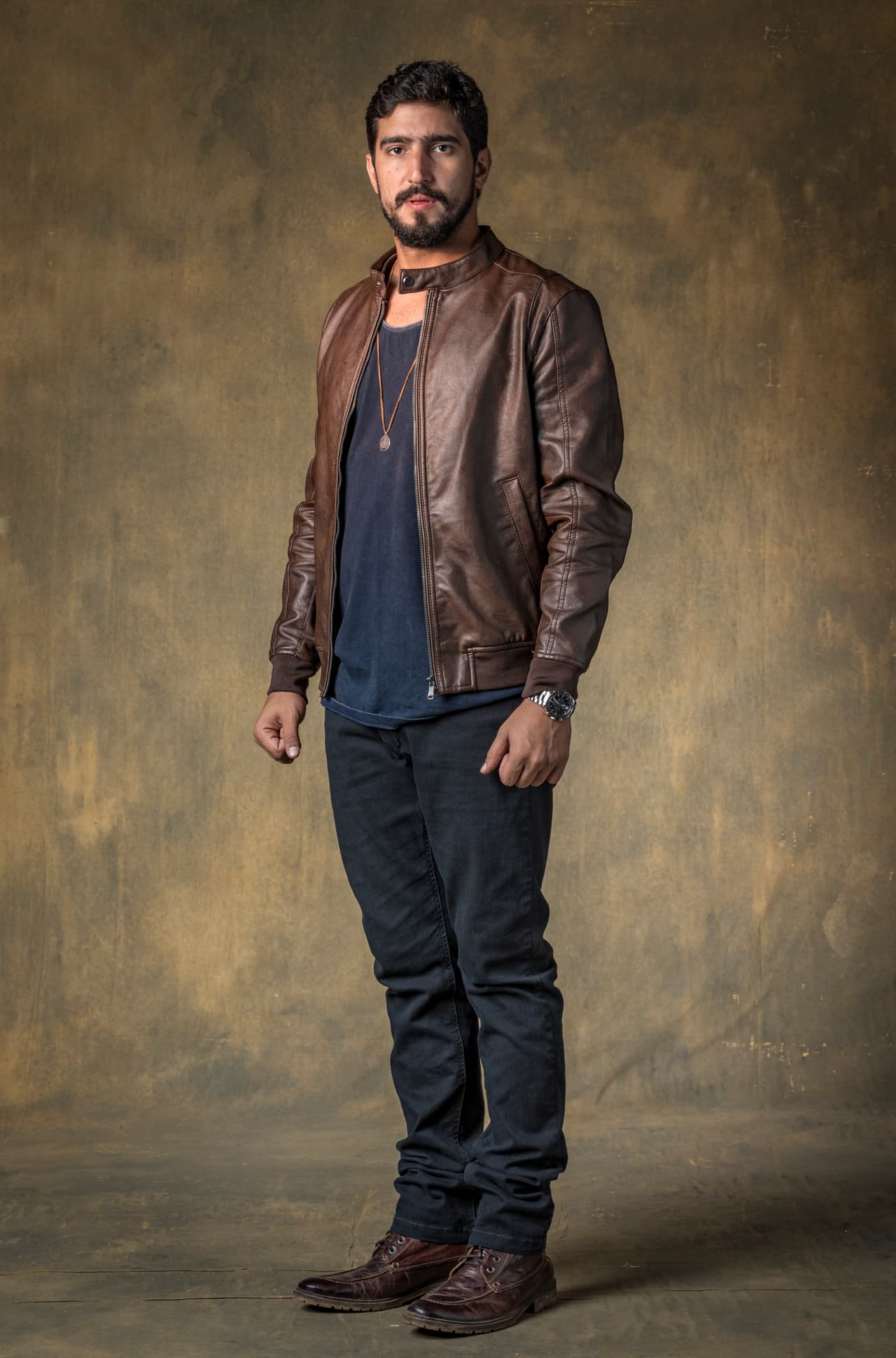 Renato Góes llega a UniMás como protagonista de Huérfanos de su Tierra, conoce su trayectoria