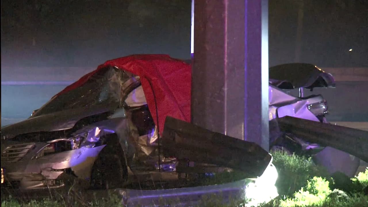 “El auto giró sin control y se estrelló con un poste”: autoridades sobre muerte de conductor al norte de Houston