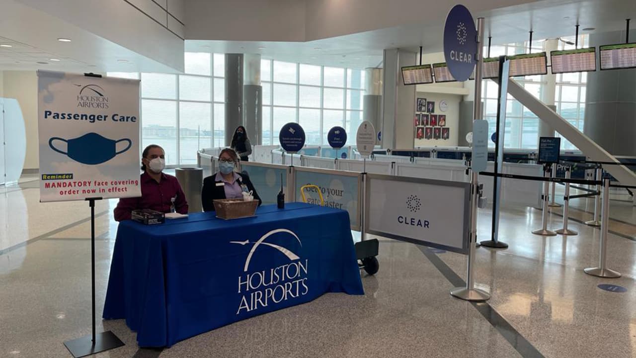 Autoridades han extremado las medidas de prevención como desinfectantes, aplicar la distancia social y el uso de la mascarilla.