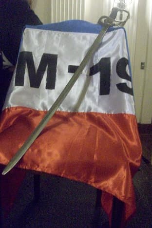 El grupo guerrillero robó el arma de Simón Bolívar.