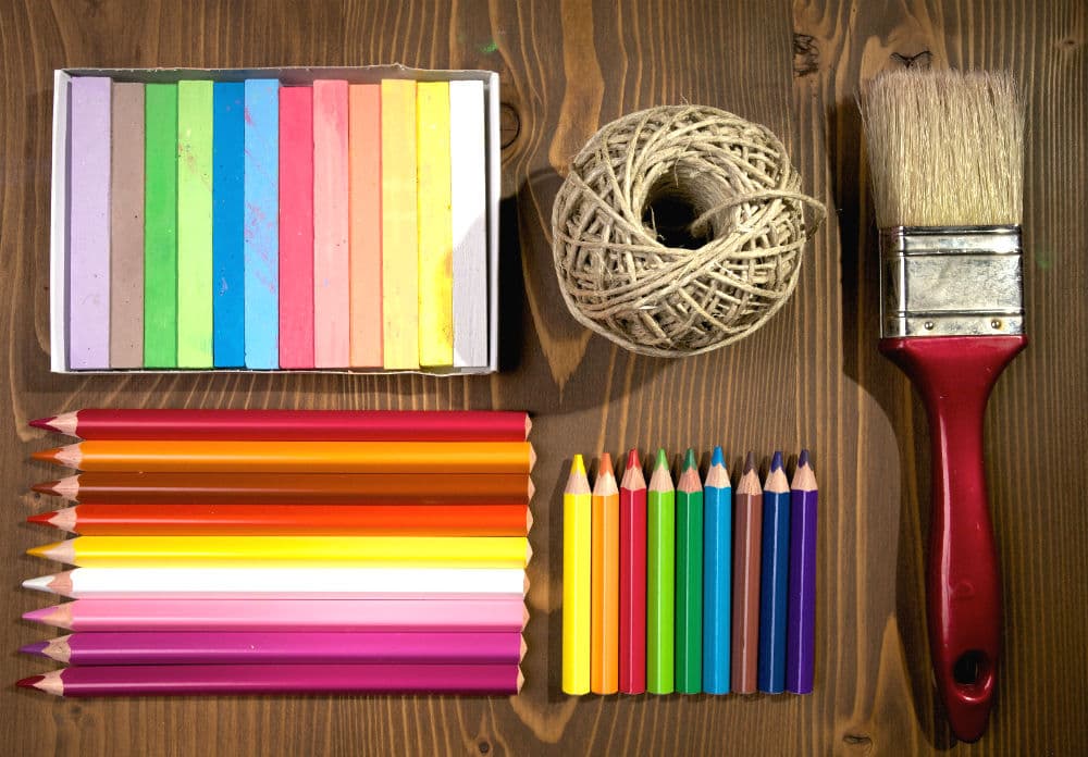 <b>Haga un regalo DIY significativo en familia- </b>Si la idea del Black Friday te estresa porque tienes niños pequeños, no temas: puedes adelantarte a los regalos de Navidad sin tener que ir a las tiendas.