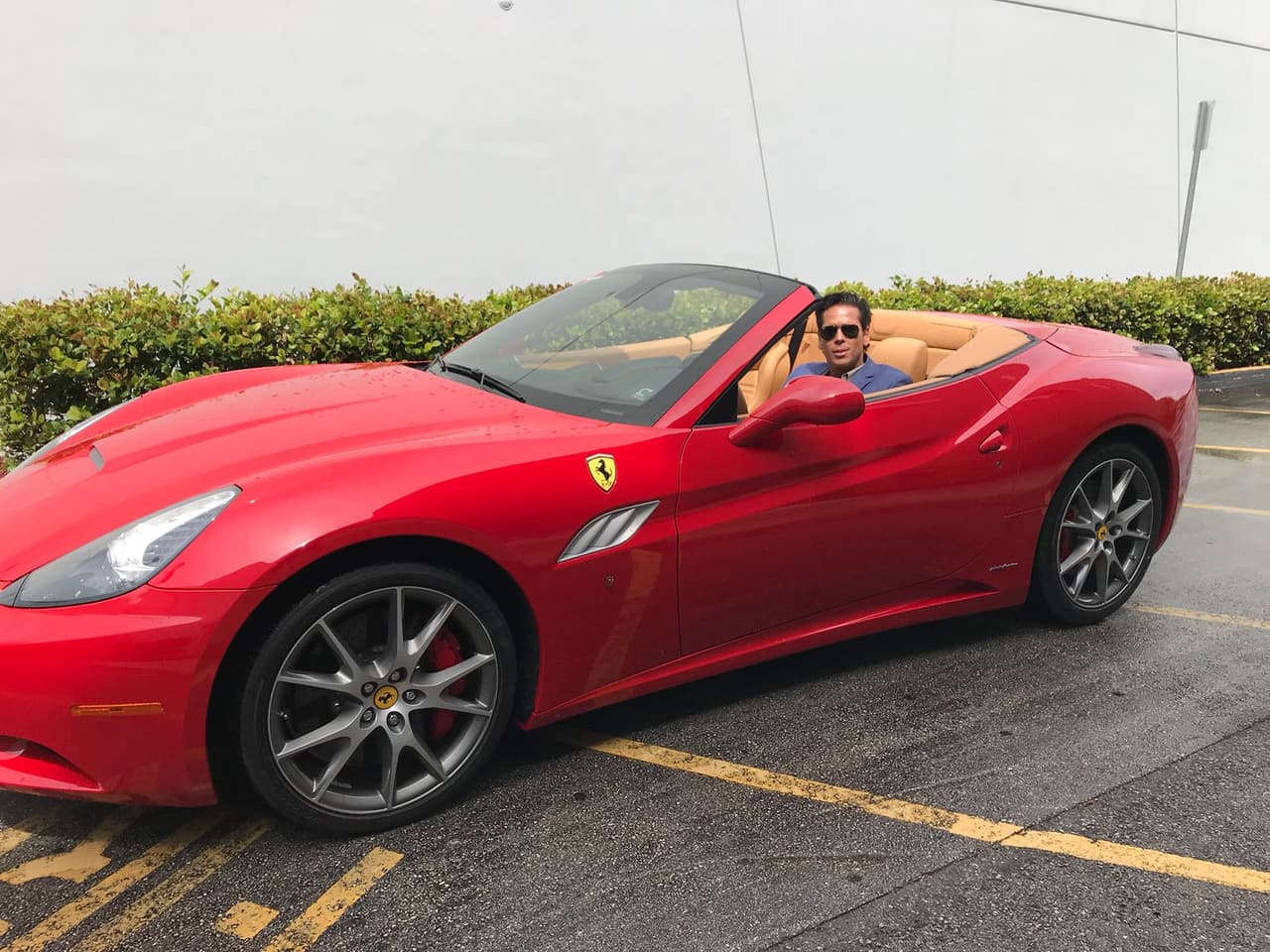 Este martes en Despierta América le dimos la bienvenida a Roberto Palazuelos y lo sorprendimos a su llegada.