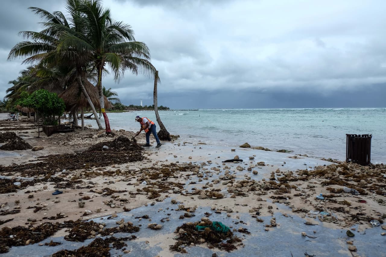 La tormenta avanza por la península, volverá al mar y golpeará nuevamente a México en la costa este.