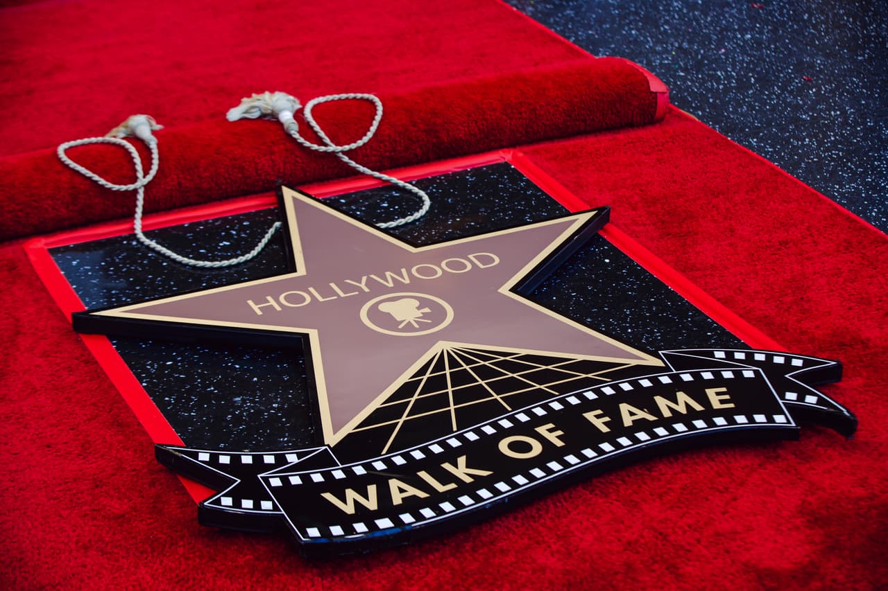 Desde entonces, esta SUV ha participado en más de 1,750 películas y series de televisión, con al menos una aparición cada año en pantalla grande desde 1960, y en una serie de televisión cada año desde 1956.