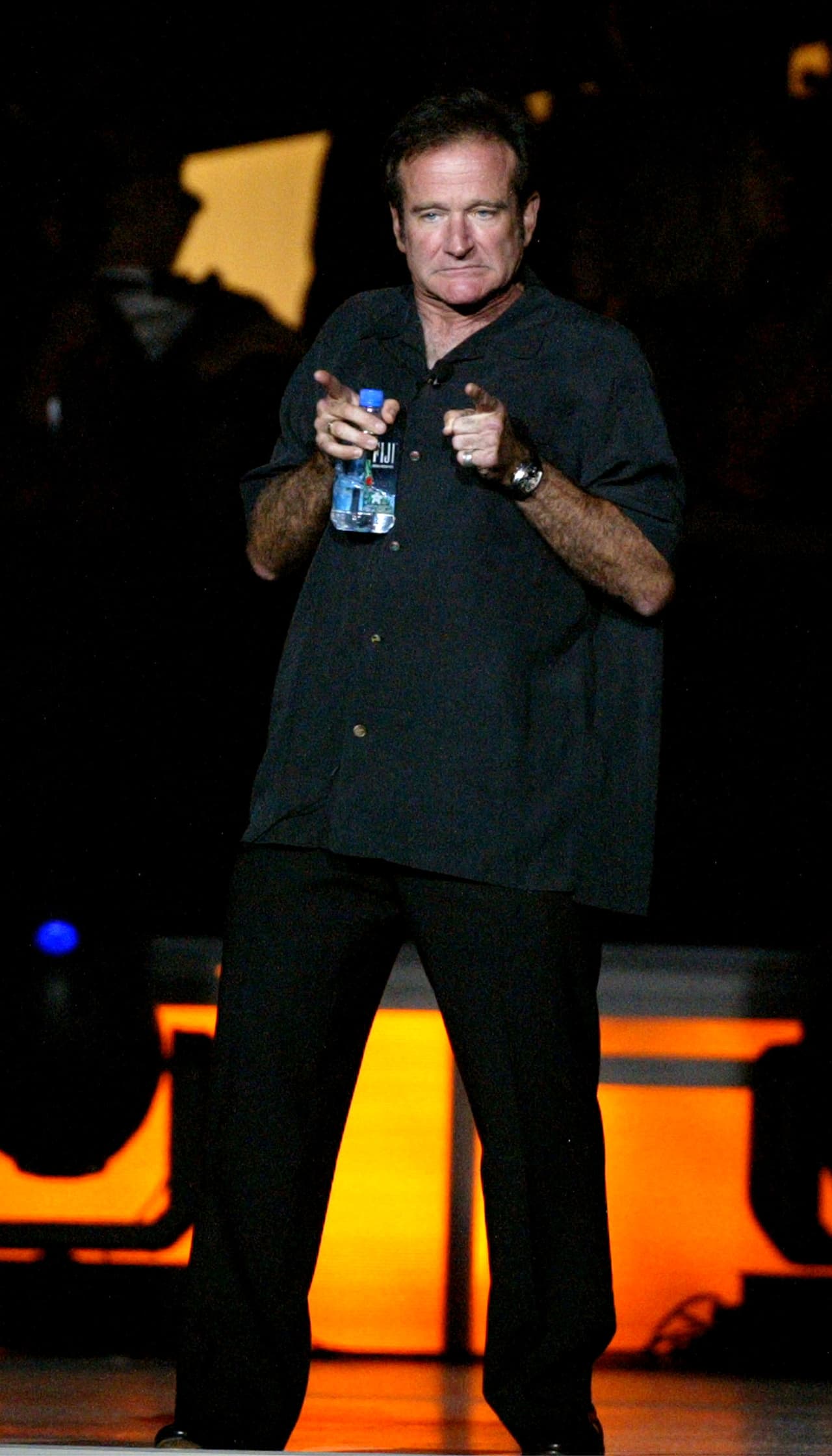 Robin Williams, famoso por protagonizar la película ‘Jumanji’, se suicidó el 1 de agosto de 2014 al interior de su casa en California. Sufrió por años depresión, misma que lo llevó a caer en las garras de las drogas y el alcohol. Su viuda, Susan Schneider, reconoció que la depresión fue uno de los tantos síntomas que tenía.