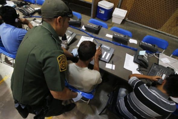 Cientos de personas están desesperadas porque no saben del paradero de sus familiares.