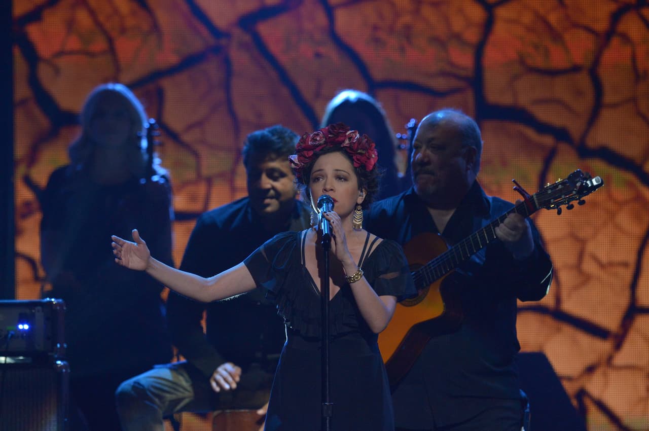 La mayor ganadora de la noche no se quedó sin cantar.