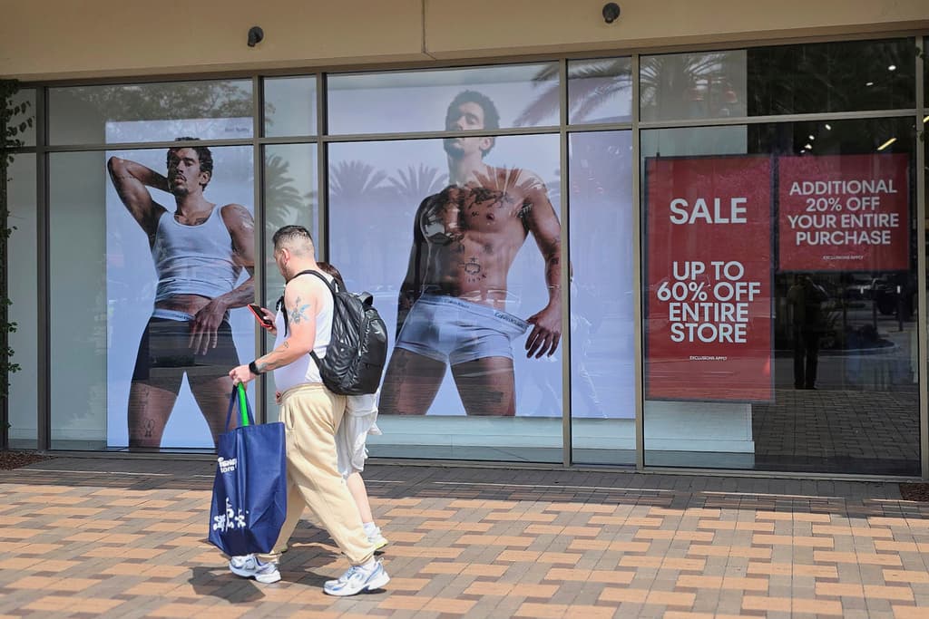 Cómo los constantes cambios en los aranceles son para los empresarios importadores un costo más