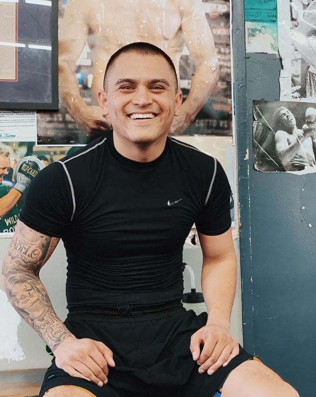 Aunque no han confirmado su presunta relación, la mañana de este 28 de mayo 
<b><a href="https://www.univision.com/temas/chiquis-rivera">el fotógrafo Emilio Sánchez compartió una fotografía junto a Chiquis</a></b> en sus historias de Instagram, sin agregar ningún mensaje.
<br>