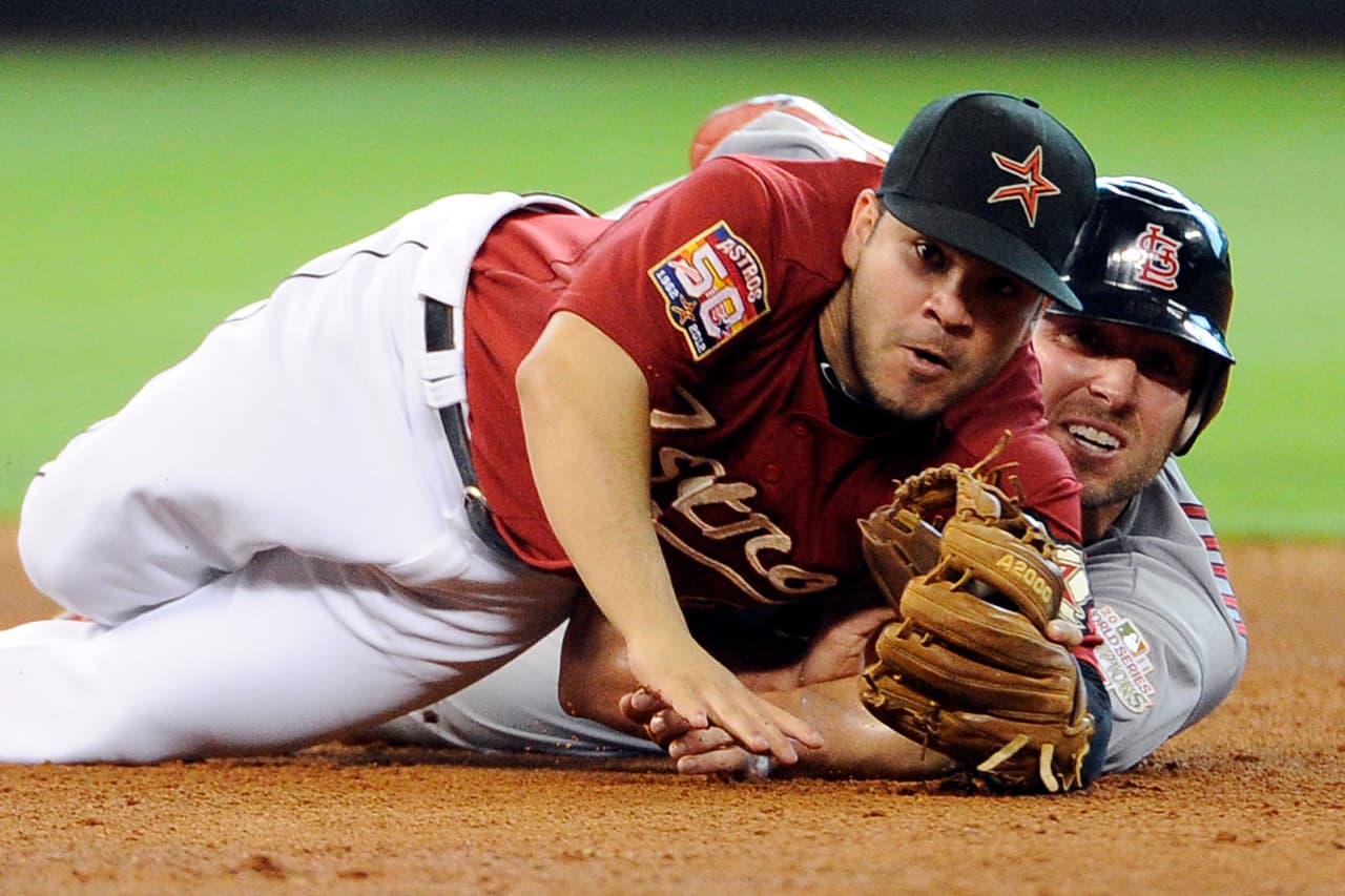 Doble play contra los Cardinals. Si algo lo caracteriza es su talento y entrega.