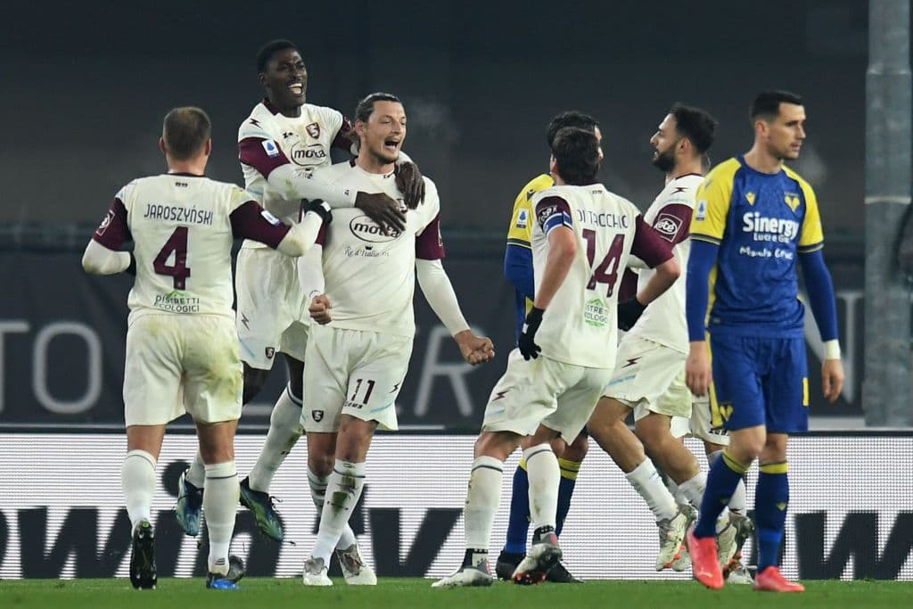 Salernitana se lleva el triunfo sobre el Hellas Verona 2-1 durante la fecha 21 de la Serie A. Milan Djuric y Grigoris Kastanos le dieron el triunfo a los de casa, mientras que Darko Lazovic lo hizo para los visitantes.