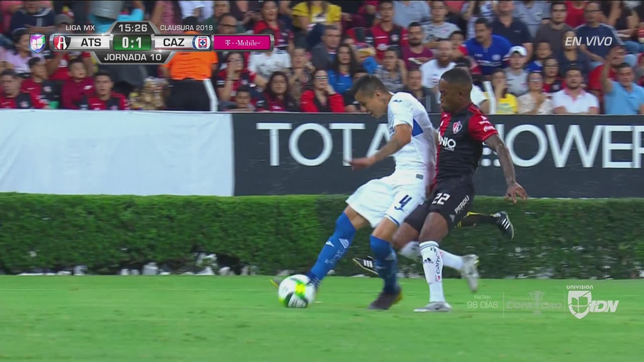 ¡Domínguez definió con elegancia y le da la ventaja a Cruz Azul!