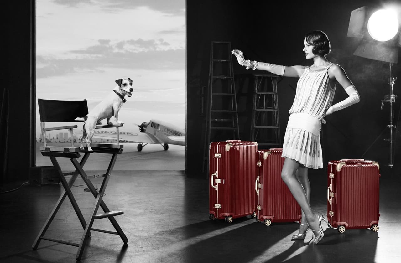 Alessandra Ambrosio es la nueva cara de Rimowa Luggage.