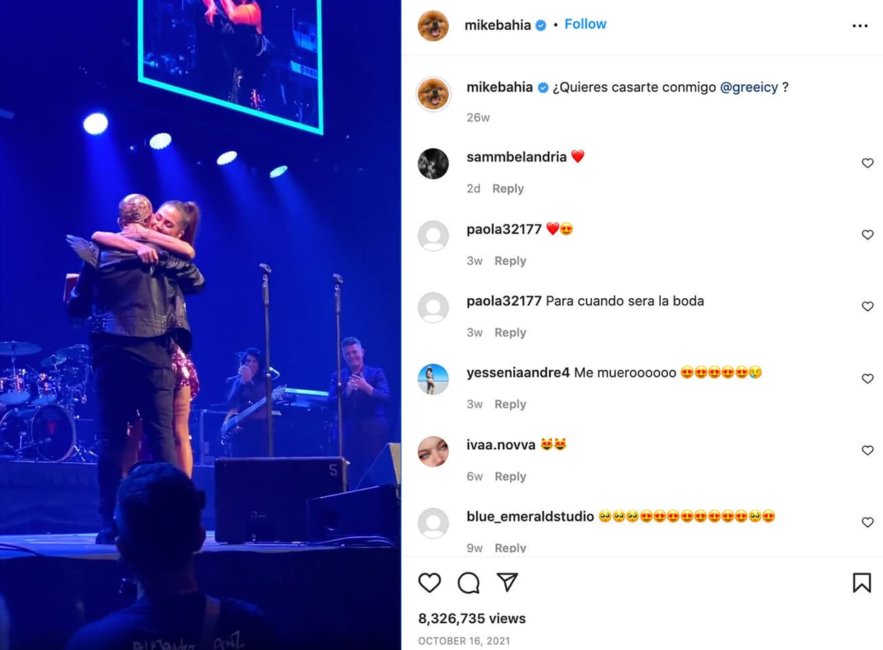 La pareja se había comprometido en octubre de ese mismo año, cuando Mike Bahía, en medio de un concierto de Alejandro Sanz, le pidió matrimonio.