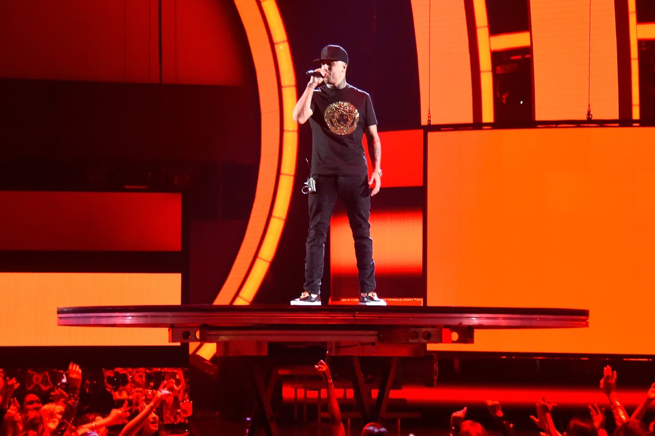 El cantante anunció en sus redes sociales su primera gira en los Estados Unidos titulada 'El Fenix ​​Tour: Nicky Jam'.