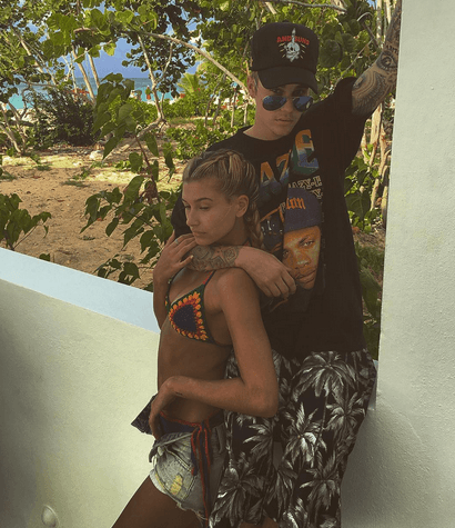 Aunque también se nota que Justin Bieber es un tanto atrevido con el tipo de cariñitos que le da a Hailey.
