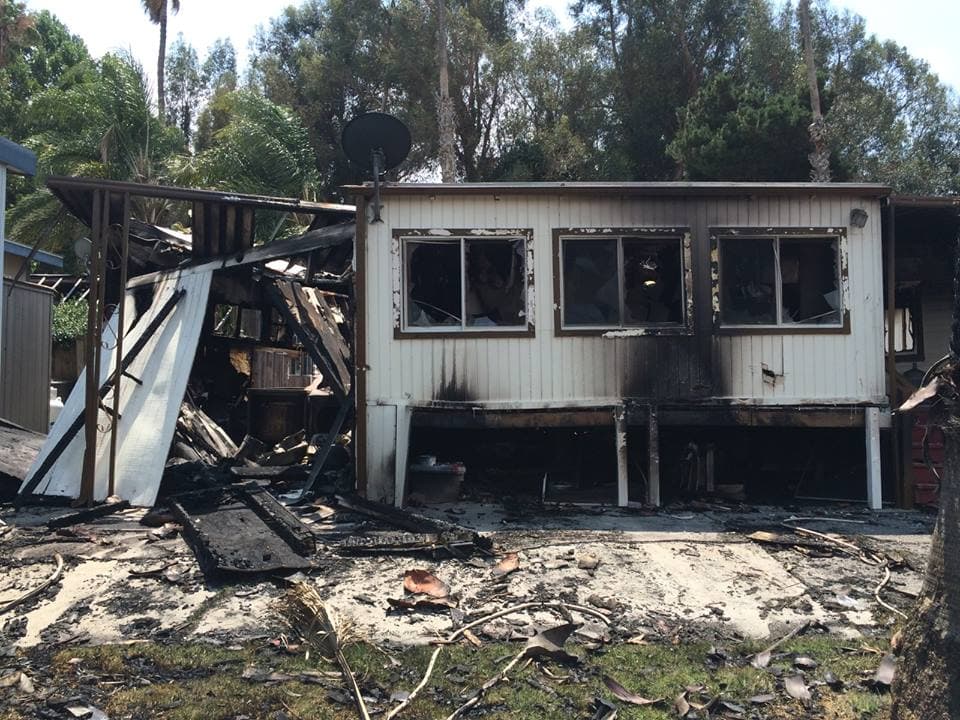 Al menos siete casas móviles fueron destruidas por un incendio que inició en el condado de Solano, en el norte de California. No se registraron personas lesionadas.