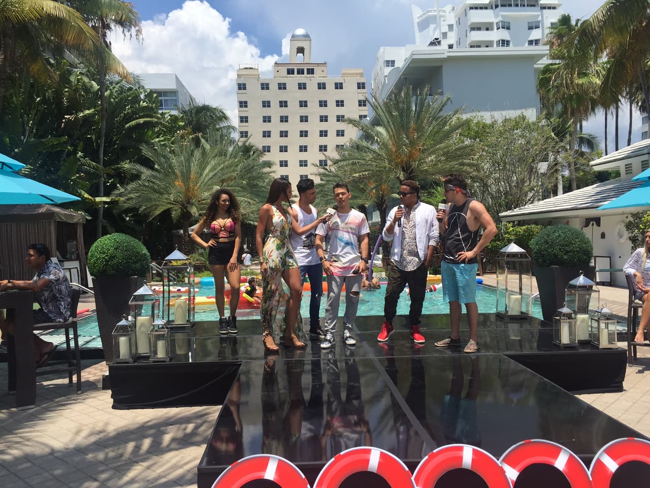 Para cerrar con broche de horo no podía faltar la música.