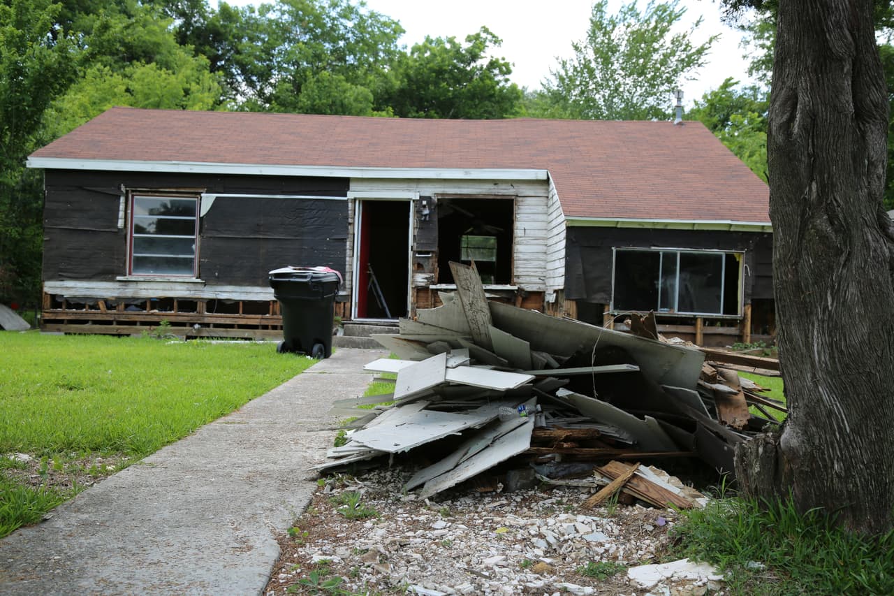 En cada cuadra del vecindario Kashmere Gardens, donde viven 10,000 personas, hay viviendas deterioradas.