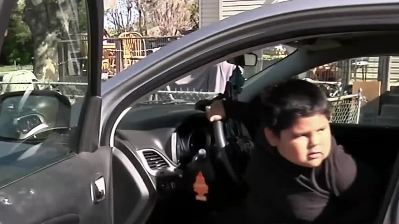 Detienen a un niño de 5 años que manejaba por una carretera en Utah