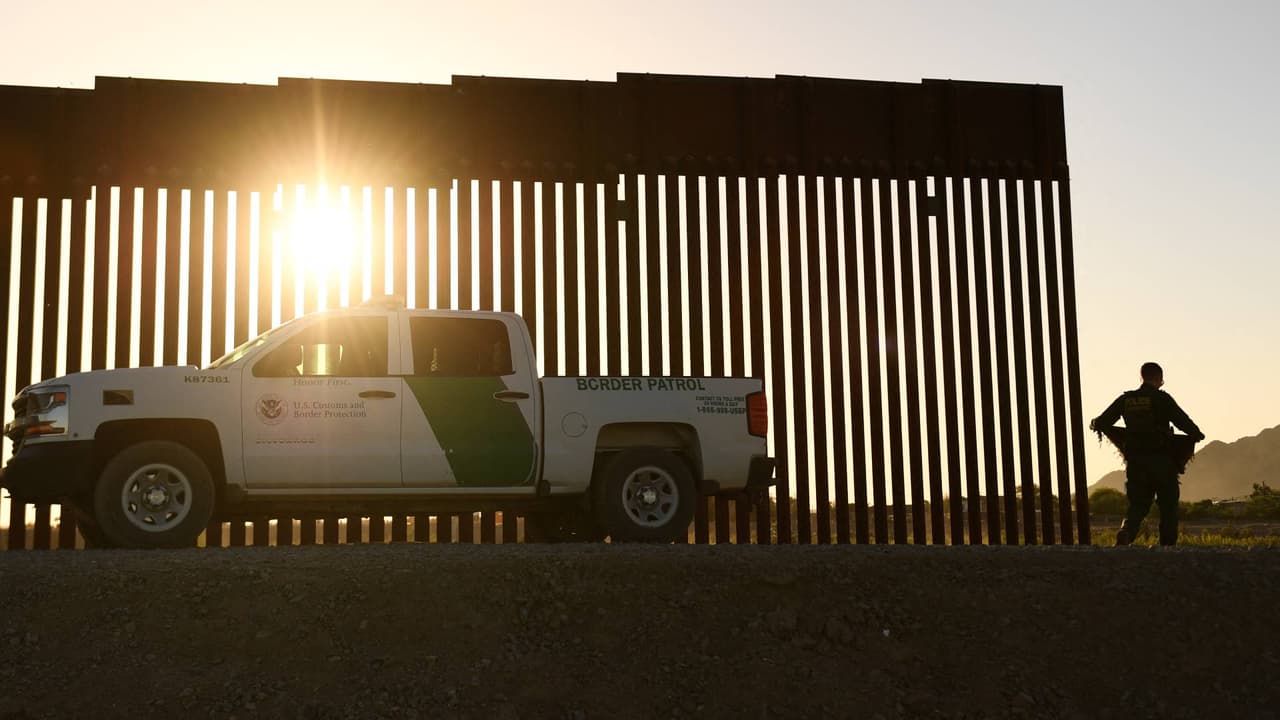 Operación Jaque Mate: CBP arresta a decenas de conductores de camiones comerciales en Yuma