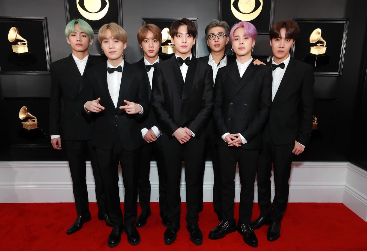 <b>Suga, un guapo rapero de BTS</b>
<br>De nombre real Min Yoon-gi, el también compositor, productor y bailarín es uno de los integrantes más grandes de BTS y a sus 29 años ha cosechado una larga carrera artística.