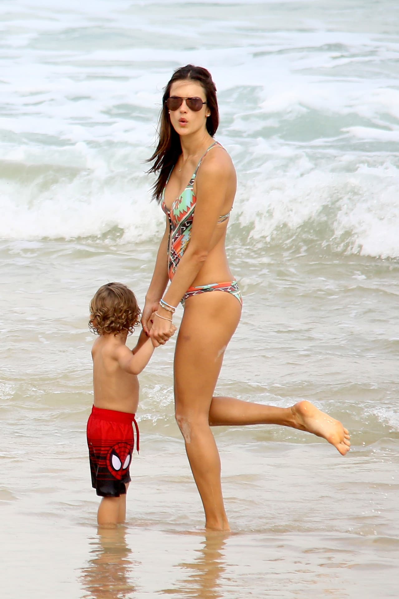 La modelo derrama amor cada que la vemos junto a sus hijos.