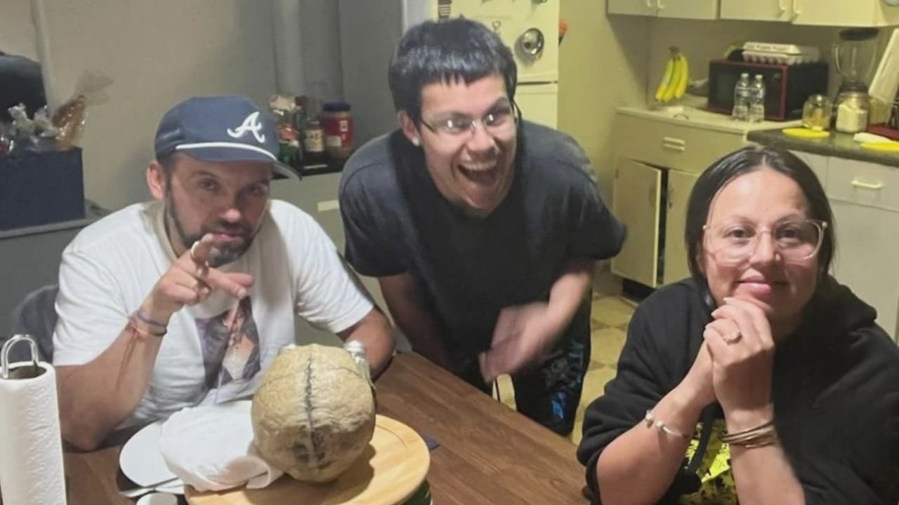 Deportan a padre e hijo colombianos, la madre permanece bajo custodia de ICE