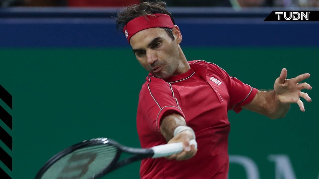 Federer venció a Tsitsipas y jugará su decimoquinta final en Basilea