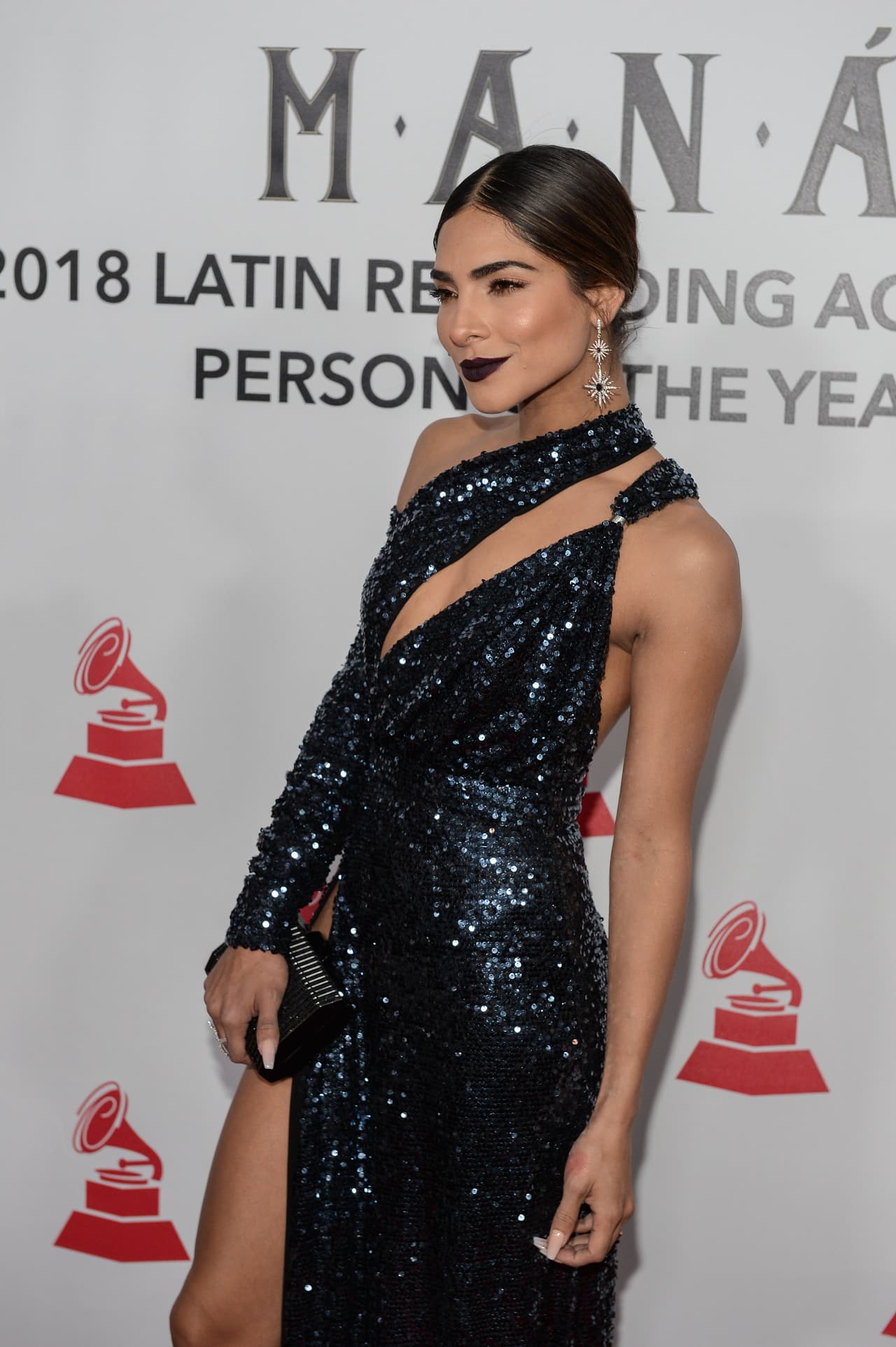 Con su vestido de la firma Bao Tranchi y un oscuro labial, la presentadora demostró que es una reina de las alfombras.