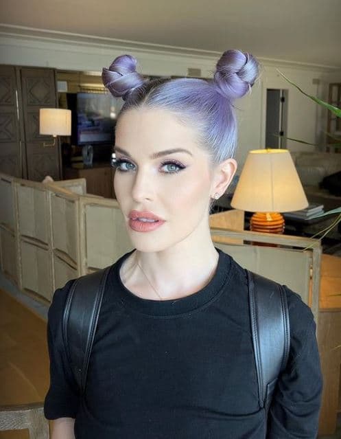 Entre estos famosos, sin duda la transformación de Kelly Osbourne es una de las más sorprendentes.