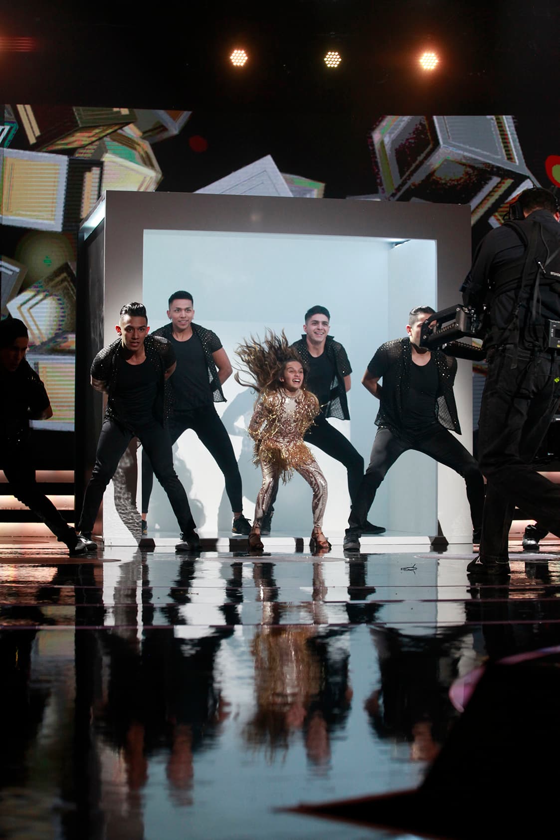 A continuación puedes seguir disfrutando de los pasos de baile de Sara Alejos