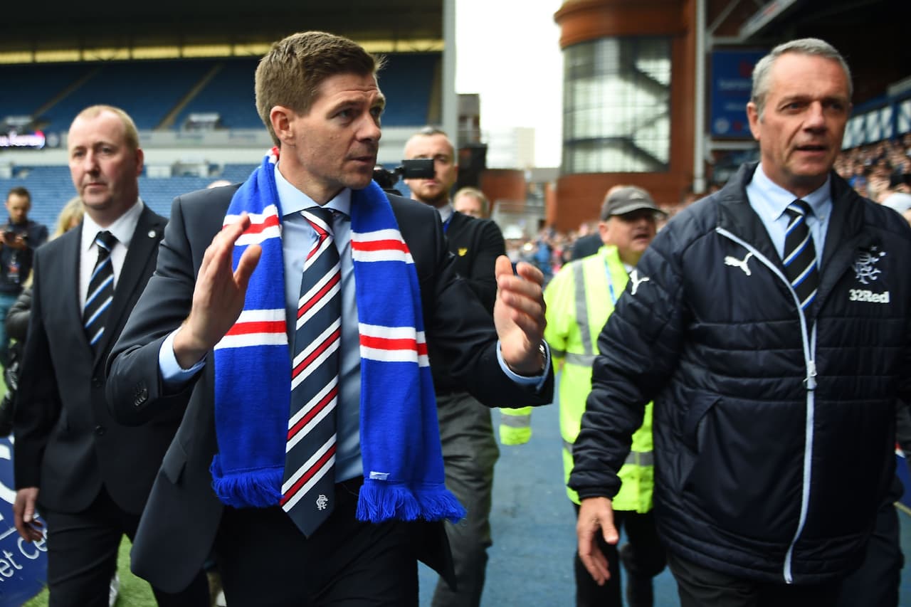 Steven Gerrard será el técnico de Eduardo Herrera en el Rangers