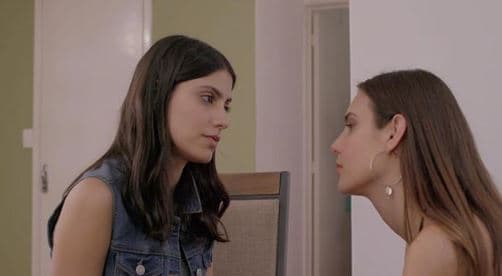 En entrevista para People en Español, Macarena Achaga y Bárbara López hablaron de su compromiso para interpretar a Valentina y Juliana, respectivamente.