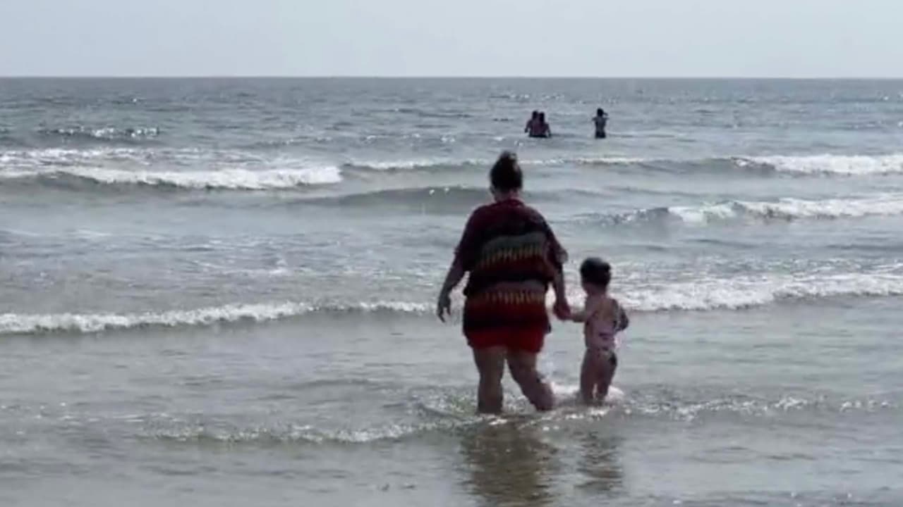 En noviembre pasado, Josué y Jefferson Pérez
<b>lograron llegar a Houston, Texas, </b>para reunirse con su madre biológica,
<b>a quien no habían visto en 10 años.</b>
<br>
<br>Los menores, según se informó, estaban felices de
<b>haber huido de la violencia y la situación que vivían en su país.</b> Al cruzar la frontera se entregaron a la Patrulla Fronteriza y aseguraron que no querían regresar a Honduras.