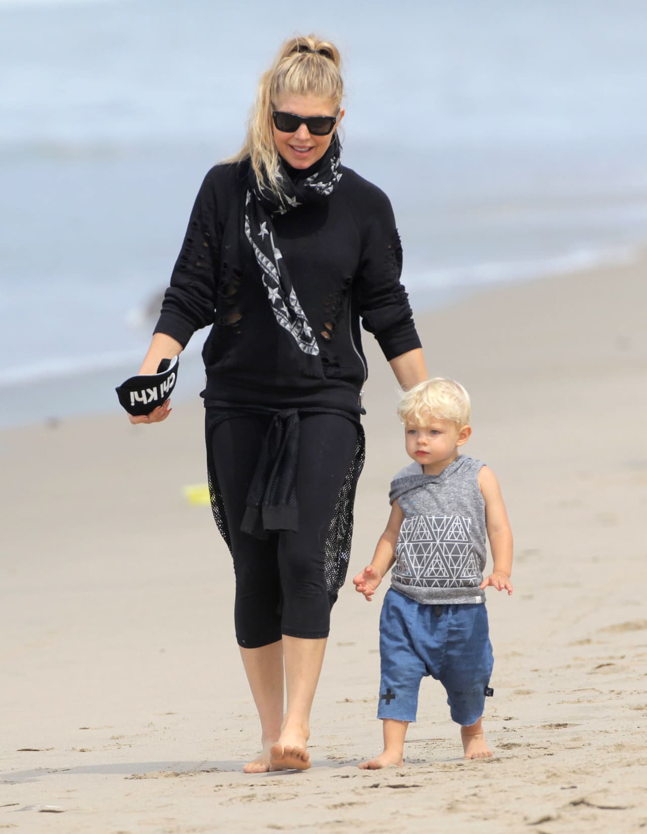 El rubísimo hijo de Fergie y Josh Duhamel se parece mucho a su mamá también